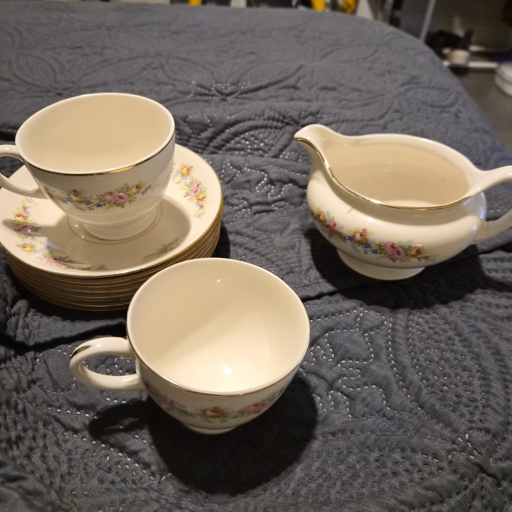 Lot Of 11 Pieces Homer Laughlin Eggshell Nautilus EUC